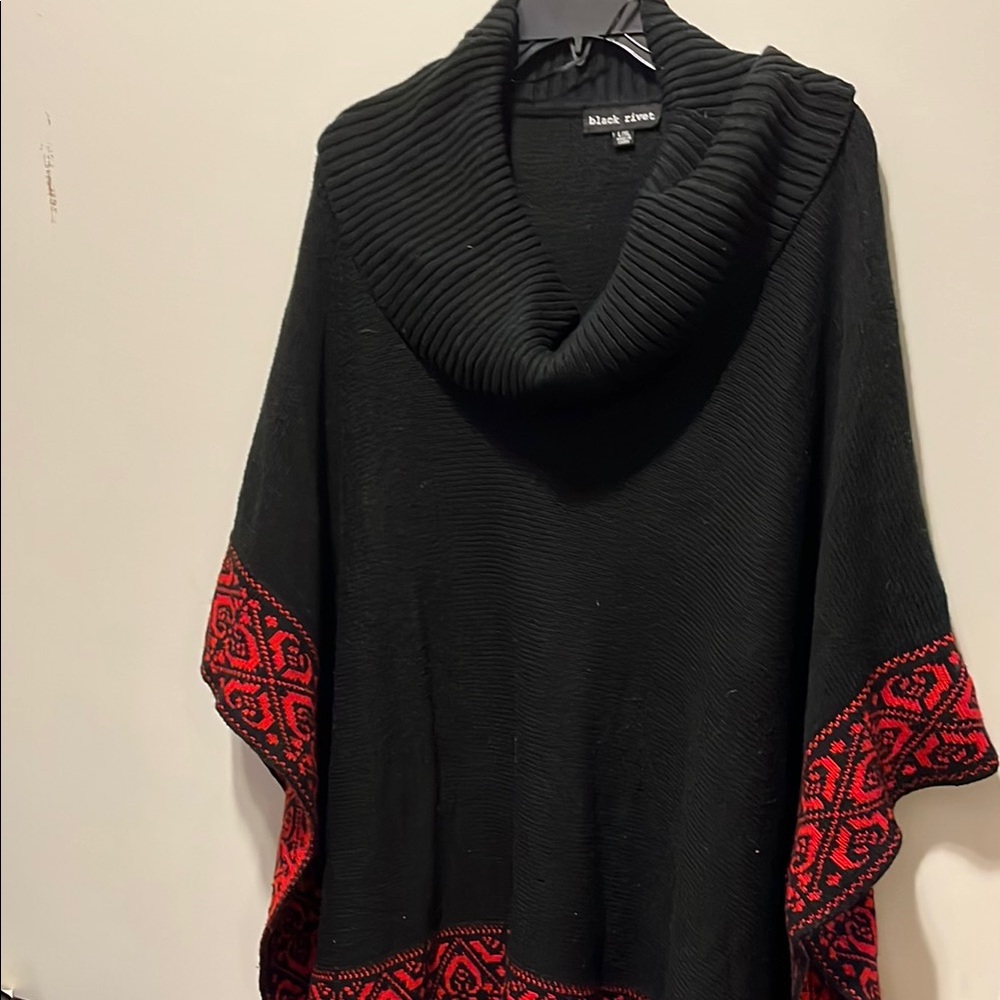 Black Rivet Women's Black and Red Sweater